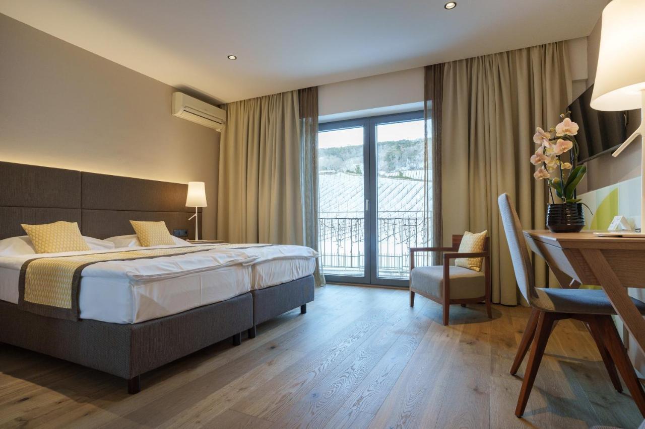 Hotel Turmhof Gumpoldskirchen Buitenkant foto