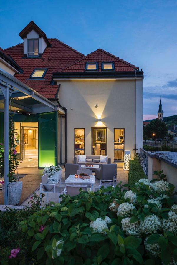 Hotel Turmhof Gumpoldskirchen Buitenkant foto